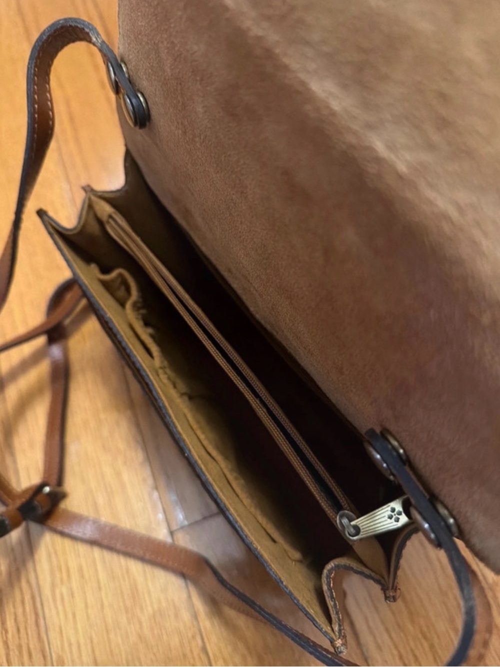 Patricia Nash crossbody - Picture 4 of 5